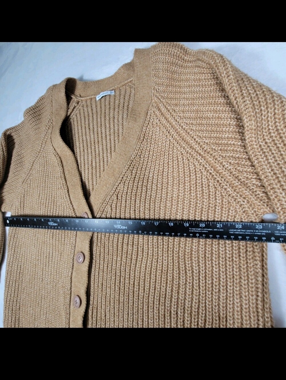 Staccato Womens V-neckline Cardigan Heathered Baige Size Large Tight Knit Cozy - Picture 9 of 10